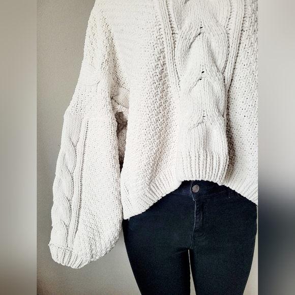 Sadie & Sage Anthropologie Women's Cropped Chunky Cable Knit Sweater Oversized - Picture 7 of 16
